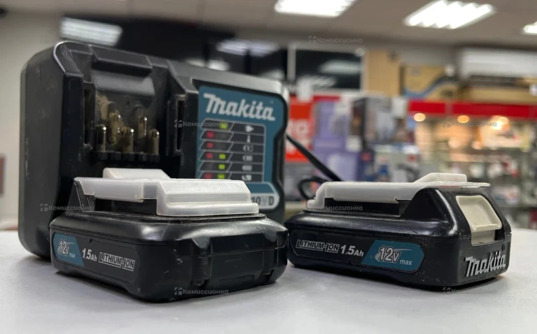 Зарядная станция Makita + 2 аккумулятора 12V 1,5 A