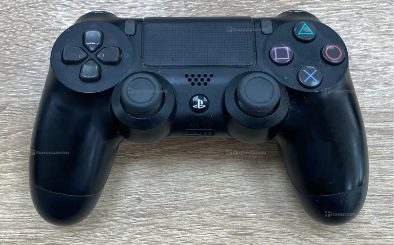 Приставка PS4. геймпад