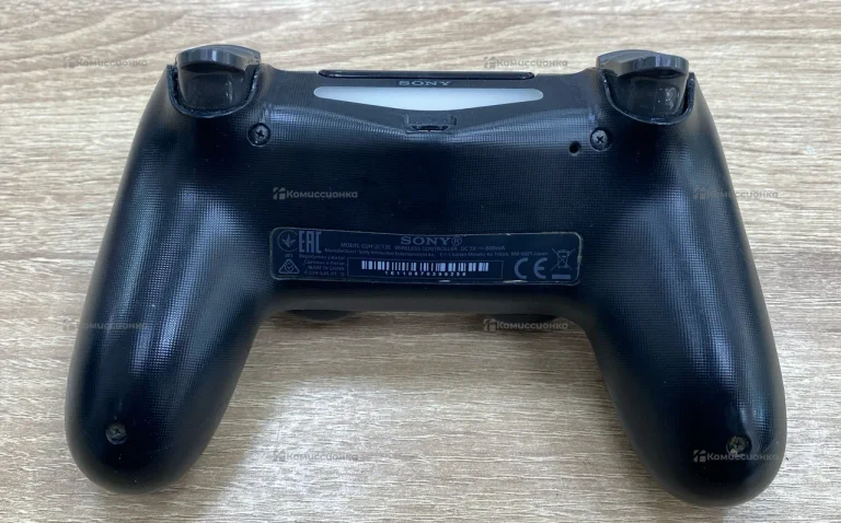 Приставка PS4. геймпад