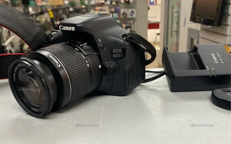 Фотоаппарат Canon EOS 600D