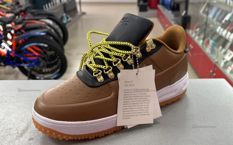 Nike DuckBoot 43