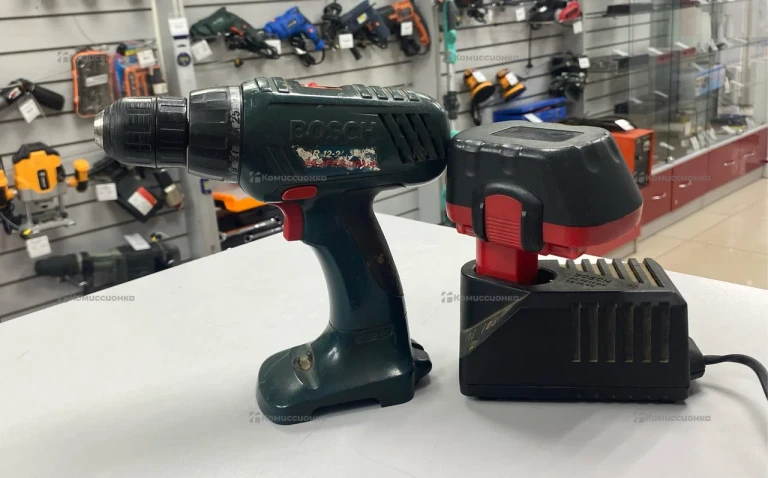 Дрель-шуруповерт Bosch GSR 12 V 2008 2.0Ah