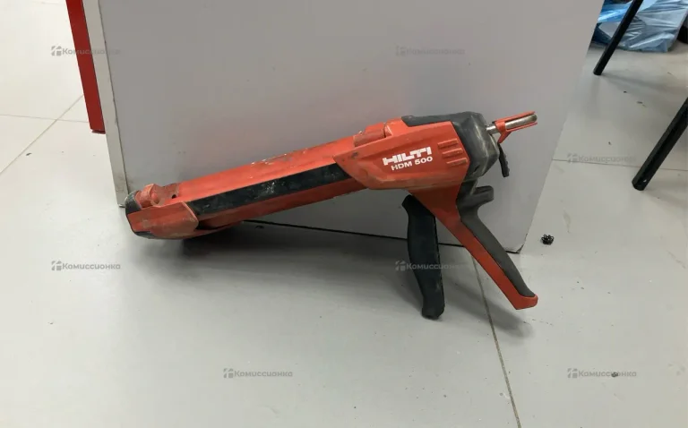 Дозатор Hilti HDM 500 красный