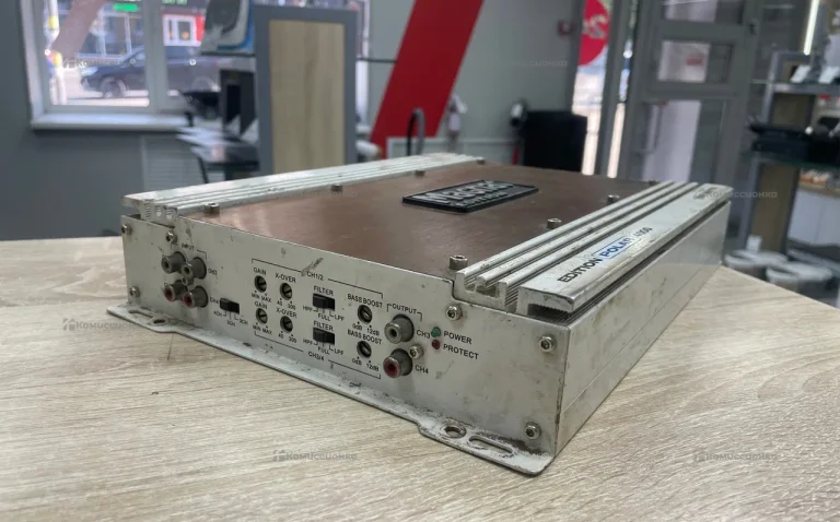 Усилитель  Magnat Polar 4000